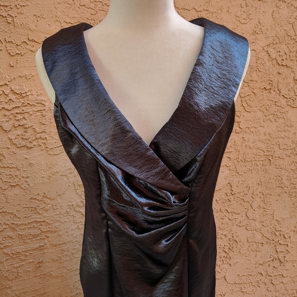 Satin cocktail dress ruched and collar details - Picture 6 of 7
